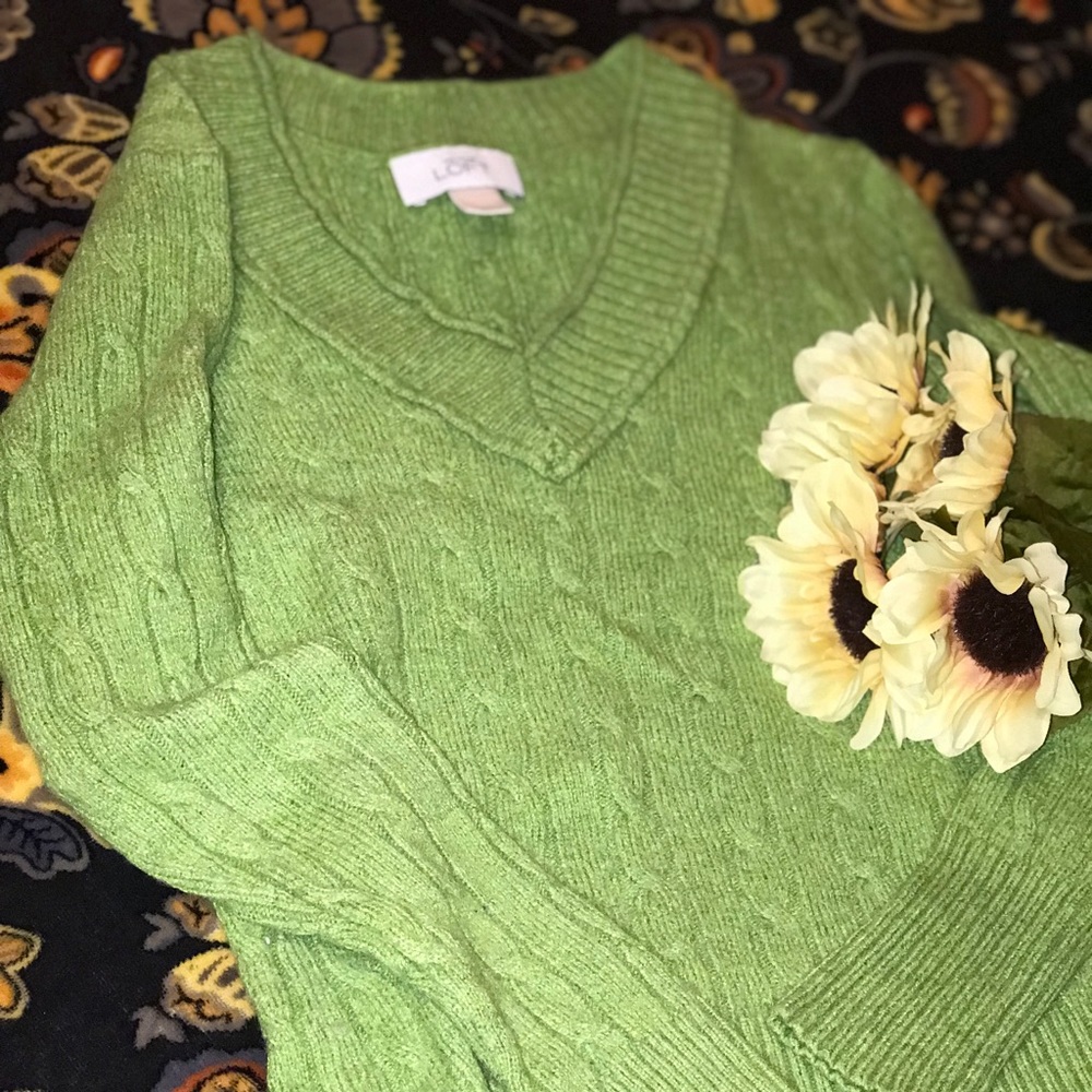 🌼ANN TAYLOR LOFT Sweater. SIZE XS. LIKE NEW🌼
